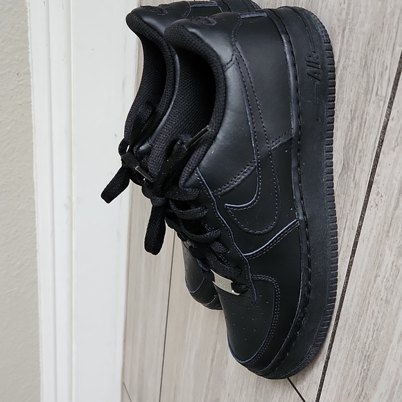 Af1 Nike airforce 1s all black - Picture 5 of 7